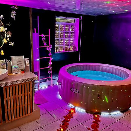 Suite Romantique Jacuzzi Gagny Zewnętrze zdjęcie
